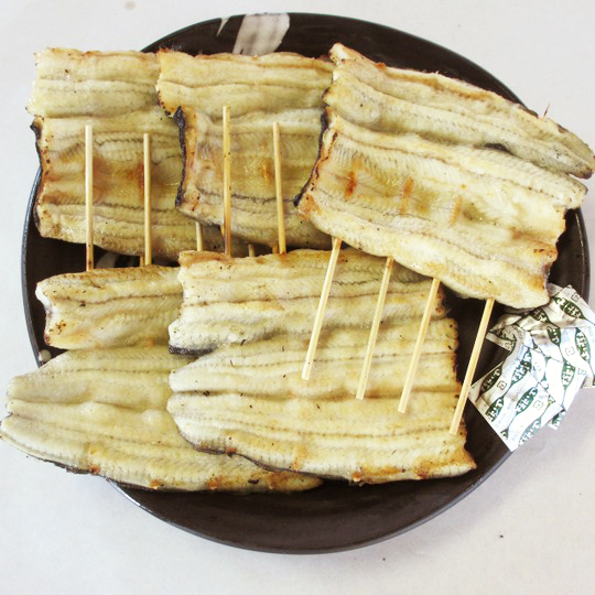 炭火焼うなぎ【白焼あみ串】5串包み（たれ別売）