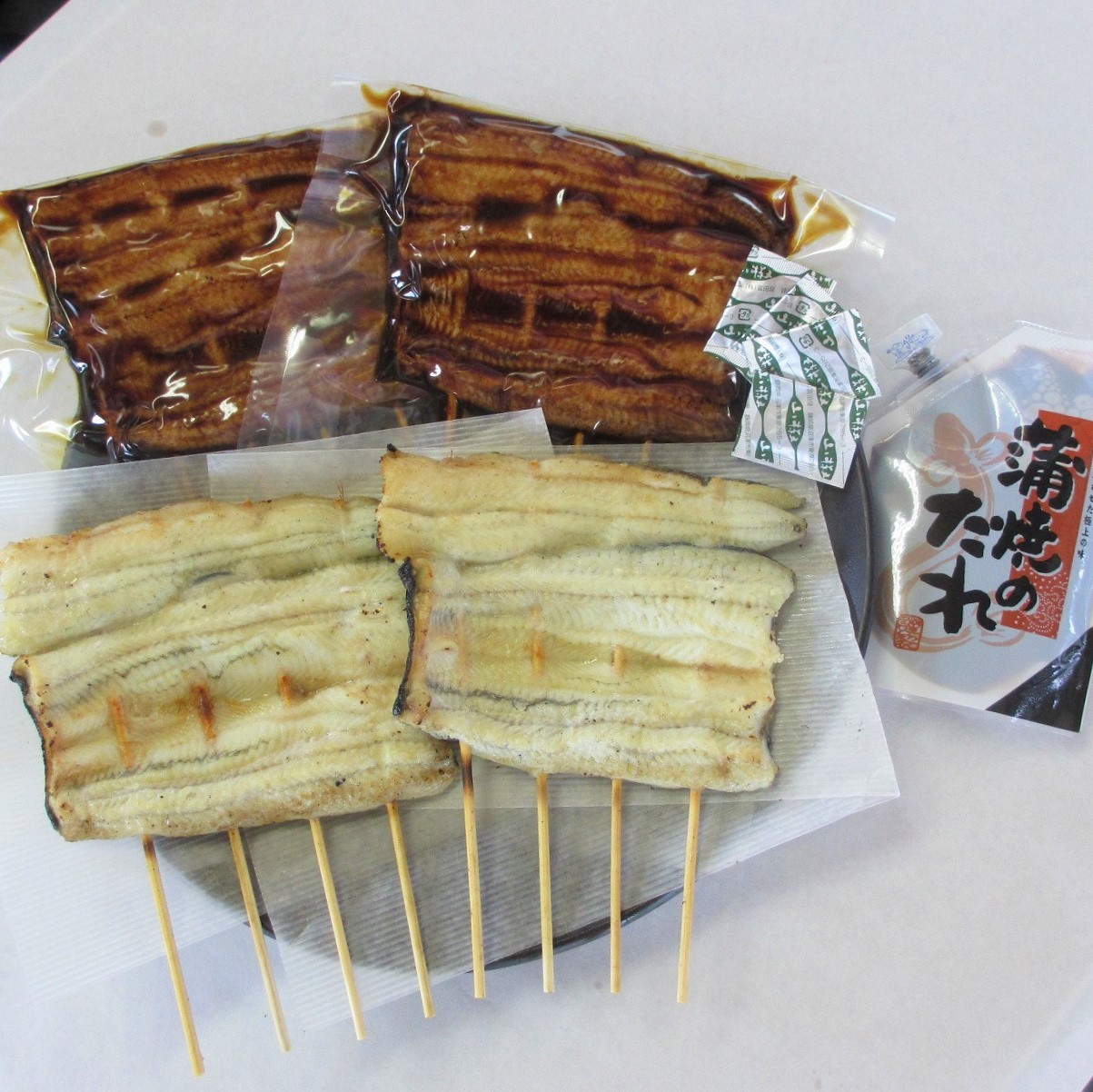 おすすめセット【白焼特上2串・蒲焼特上2串】化粧箱入